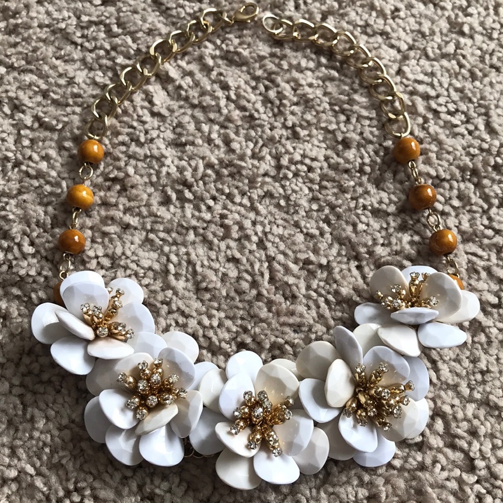 Anthropologie Daisy Necklace